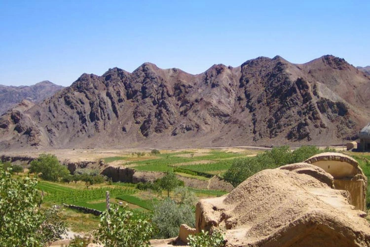 کوه خرانق یزد از معروف ترین کوه یزد