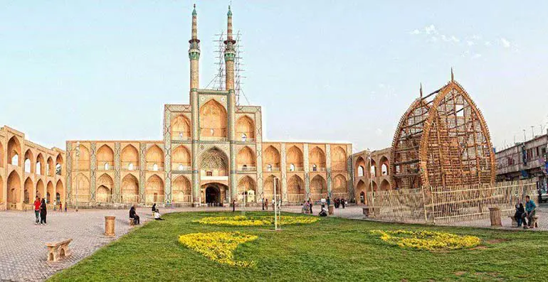 معرفی بخشهای مختلف میدان امیر چخماق؛ سفری در دل تاریخ زنده یزد