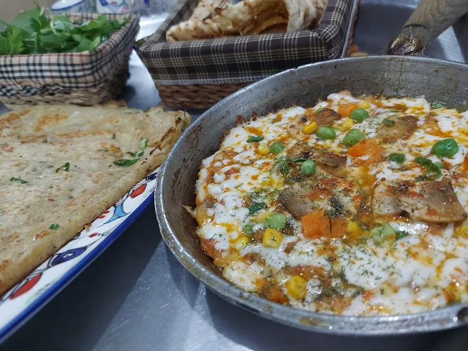 صبحانه سرای خاتون از بهترین صبحانه خوردی یزد