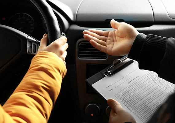 اموزشگاه رانندگی یکتا از بهترین اموزشگاه رانندگی یزد