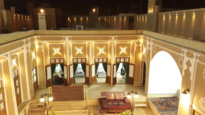 اقامتگاه بومگردی عمارت حوضخانه با معماری سنتی